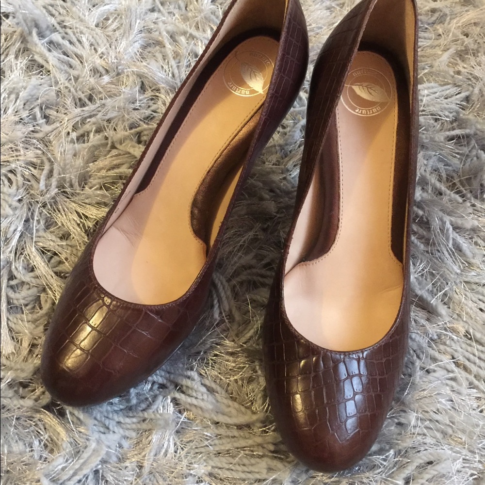 Nurture - Brown - Size 8M